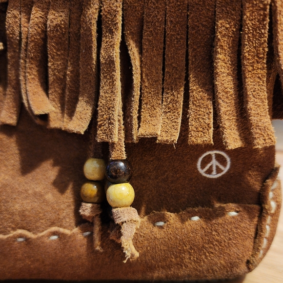 Peace moccasin boots. Ladies size 7. Tan - Picture 4 of 9